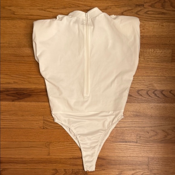 GoodTimeUSA Shoulder Pads Bodysuit Mock Neck Back Zip Cream Ivory Women L - Picture 3 of 6